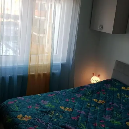 Апартаменти Lovely And Cozy Transylvania Брашов